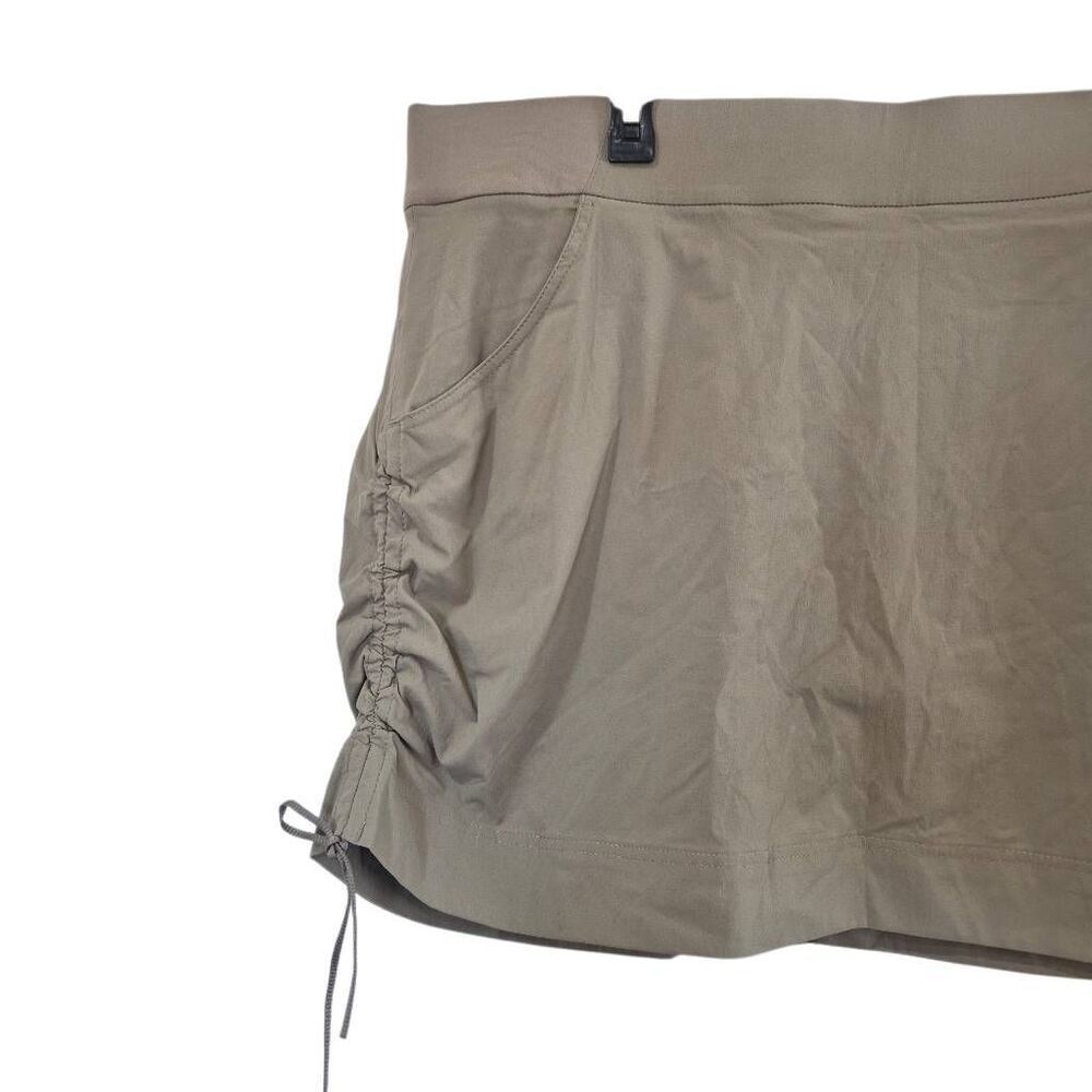Columbia Women's Khaki Nylon/Spandex Omnishield Skort Athletic Skirt with Side R - Picture 9 of 12